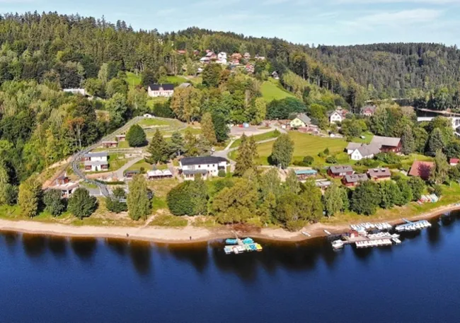 Přehrada Pastviny, přibližně 30 km